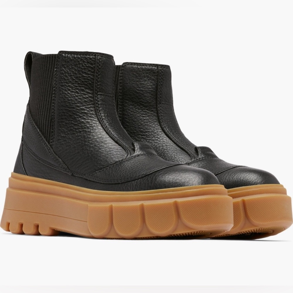 Sorel Black and Brown Winter Boots